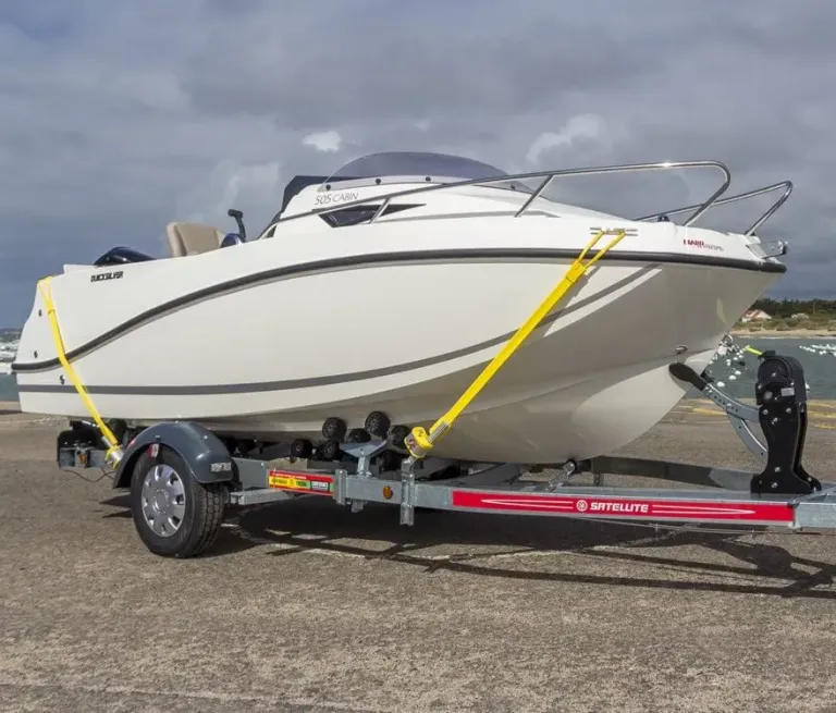 Satellite MX252 – profesionalna prikolica za največja plovila po meri | Maksimalna stabilnost in oprema