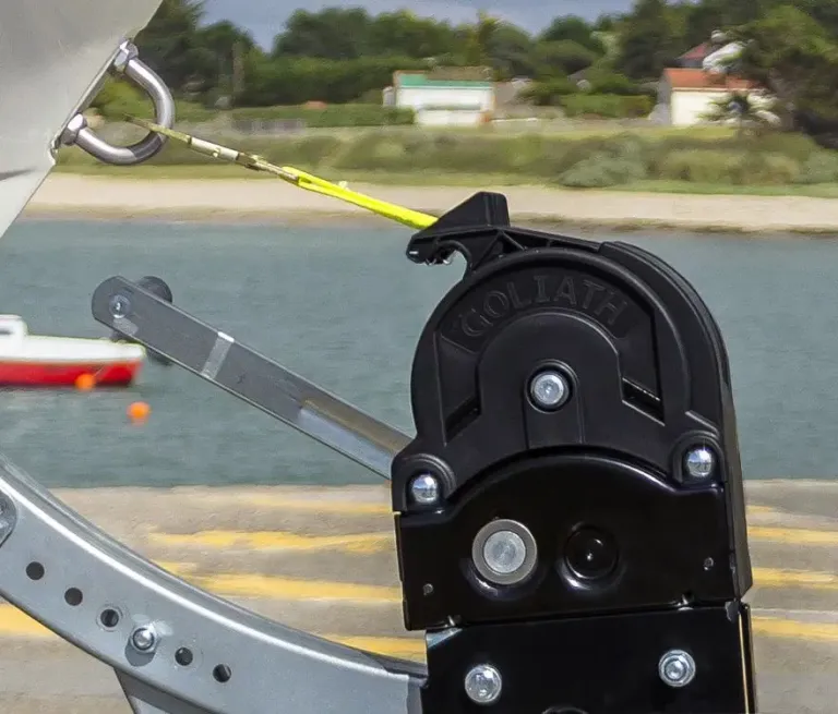 Satellite MX131 – zavorna prikolica za večje čolne po meri | Vzdržljiva in popolnoma opremljena