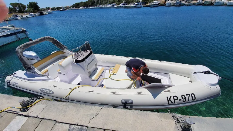 Gumenjak Italboats STINGHER 686 XS
